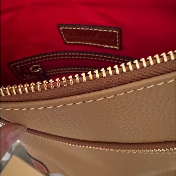 NWOT Dooney and Burke Pebble Leather Double zip crossbody - Picture 3 of 3